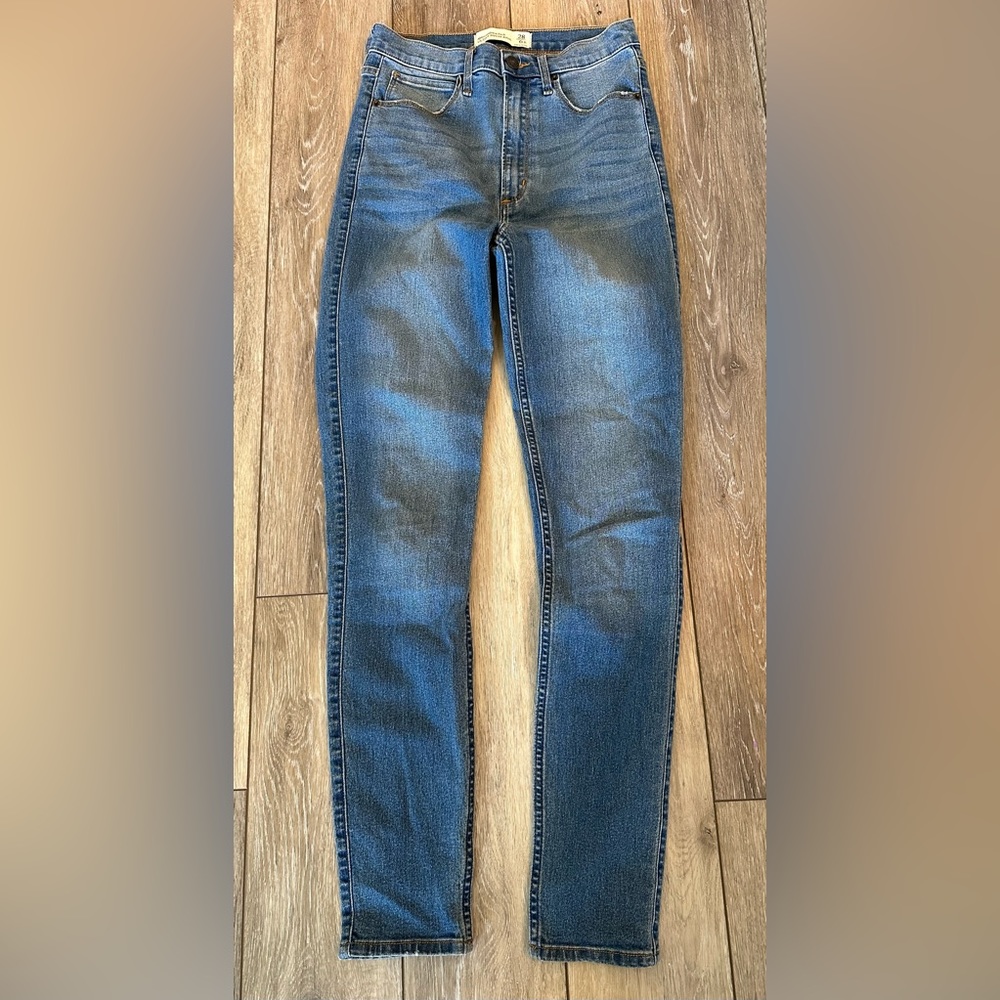 Abercrombie & Fitch Ultra High Rise Skinny Stretch Jeans Medium Wash Size 6R/28